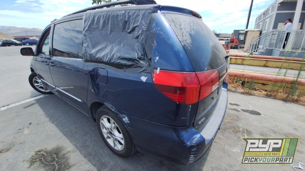 Photo of 2004 Toyota Sienna