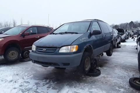 Photo of 2002 Toyota Sienna
