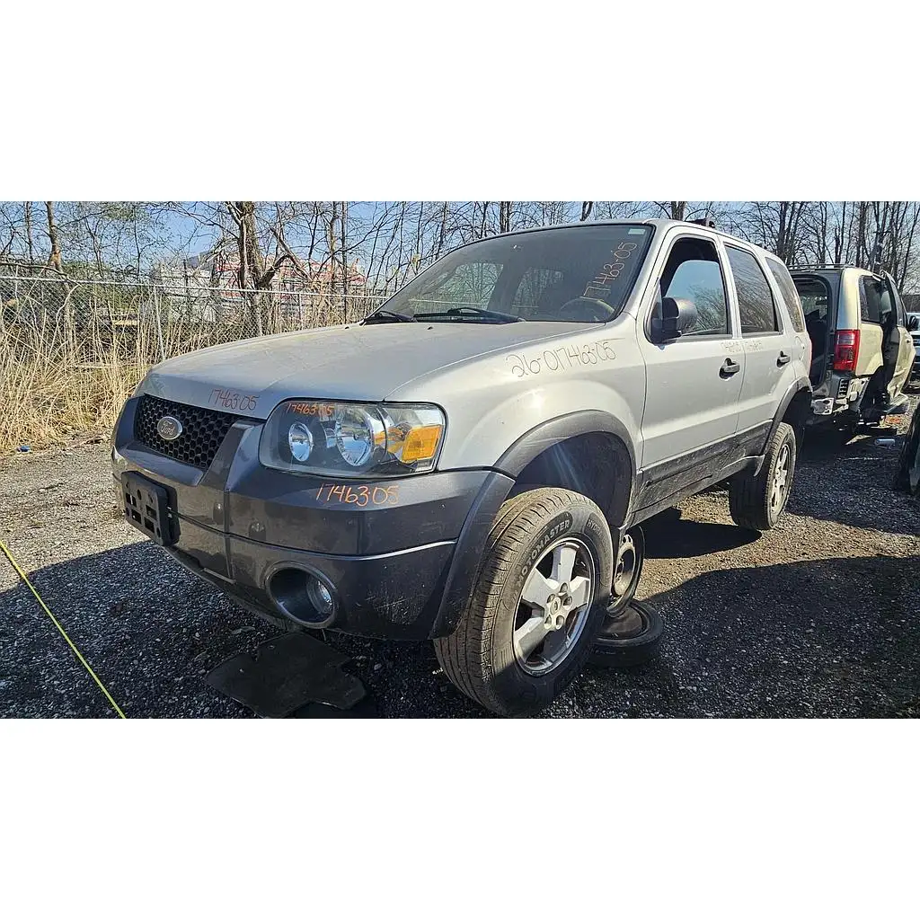 Photo of 2005 Ford Escape