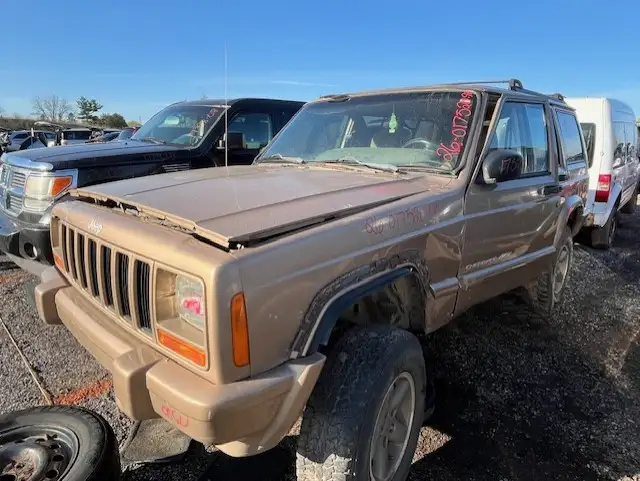 Photo of 1999 Jeep Cherokee