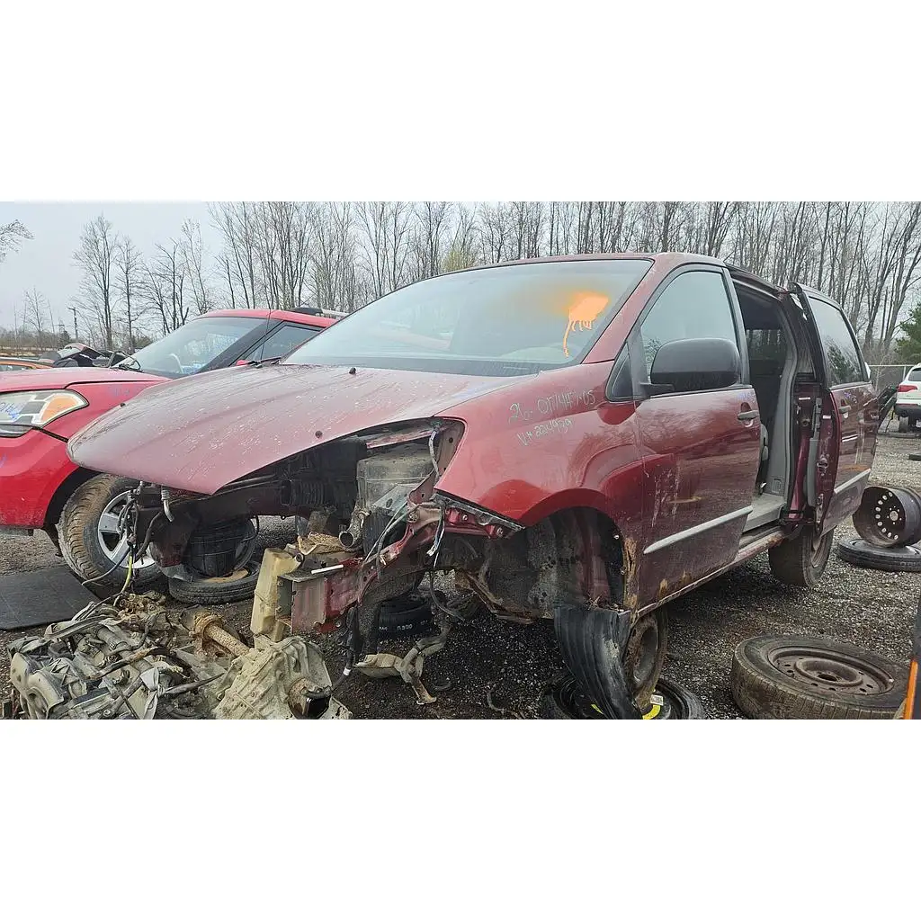 Photo of 2005 Toyota Sienna