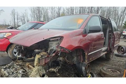 Photo of 2005 Toyota Sienna