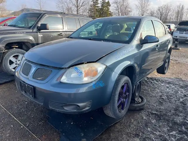 Photo of 2005 Pontiac Pursuit