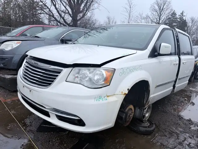 Photo of 2012 Chrysler Town & Country