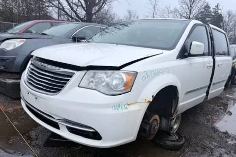 Photo of 2012 Chrysler Town & Country