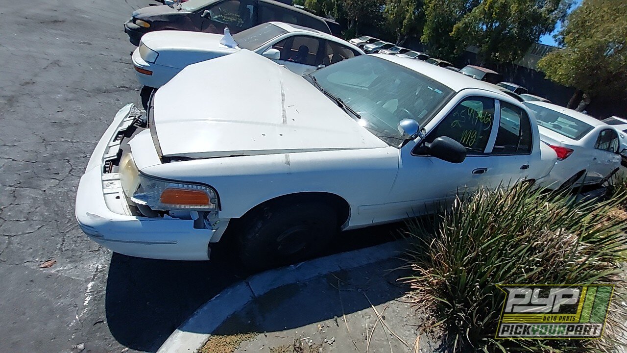 Photo of 2003 Ford Crown Victoria