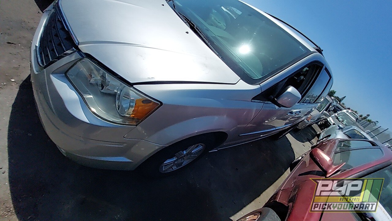 Photo of 2010 Chrysler Town & Country