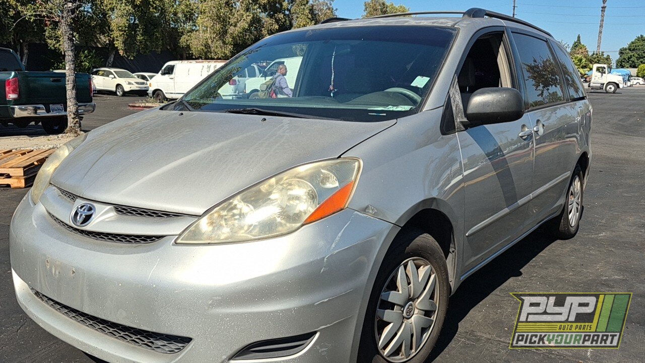 Photo of 2008 Toyota Sienna