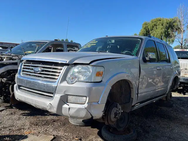 Photo of 2010 Ford Explorer