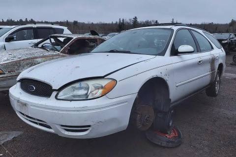Photo of 2005 Ford Taurus