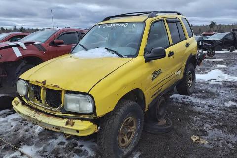 Photo of 2003 Chevrolet Tracker