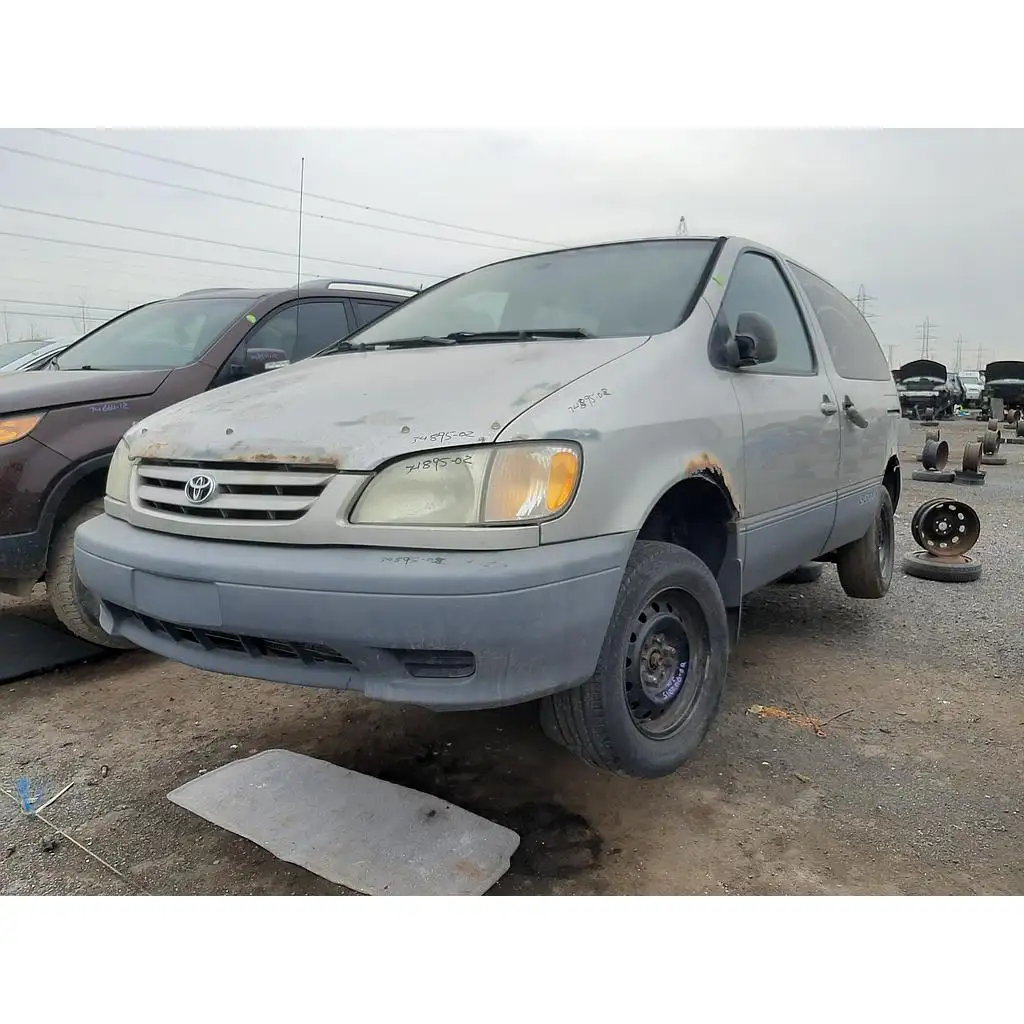 Photo of 2002 Toyota Sienna