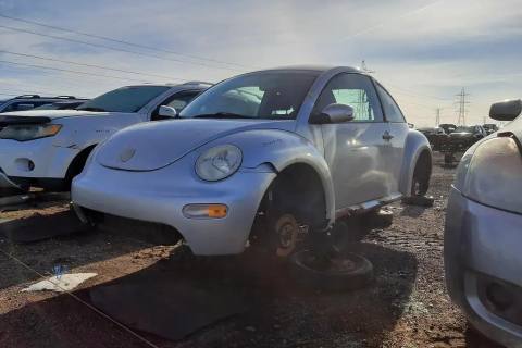 Photo of 2004 Volkswagen New Beetle