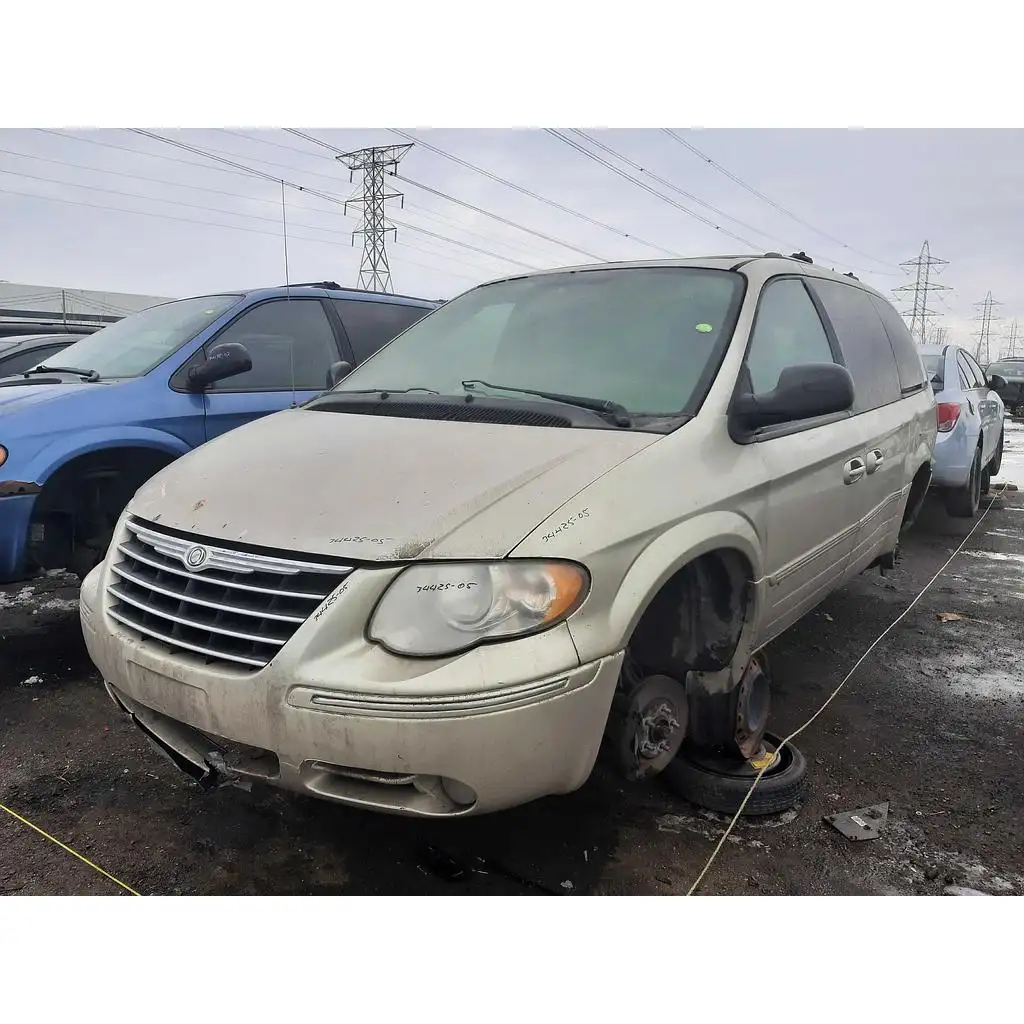 Photo of 2005 Chrysler Town & Country