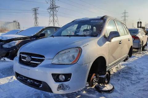 Photo of 2008 Kia Rondo