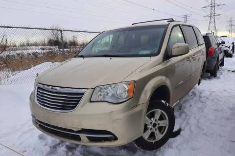 Photo of 2011 Chrysler Town & Country