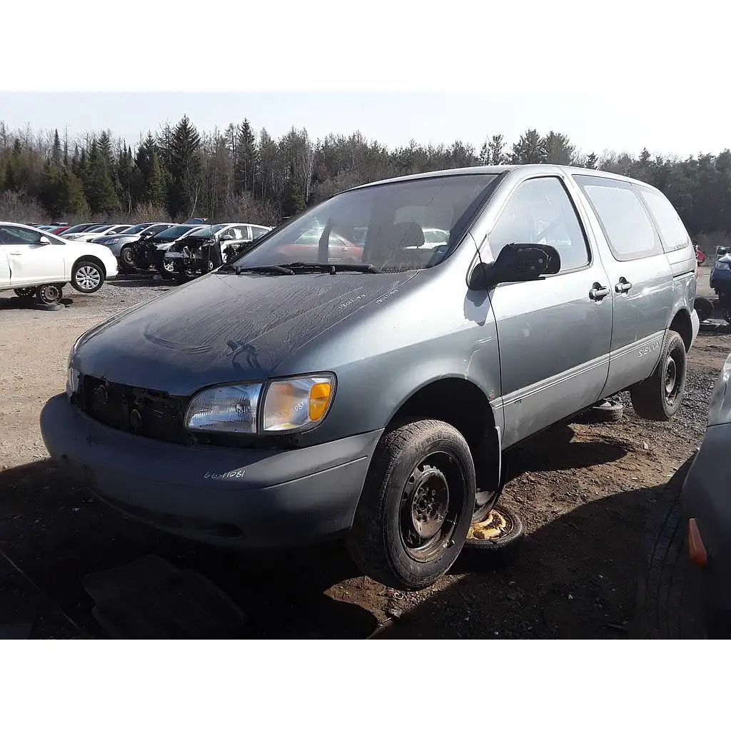 Photo of 1999 Toyota Sienna