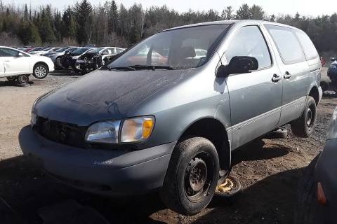 Photo of 1999 Toyota Sienna