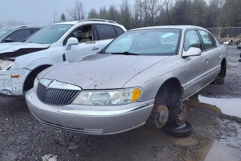 Photo of 2002 Lincoln Continental