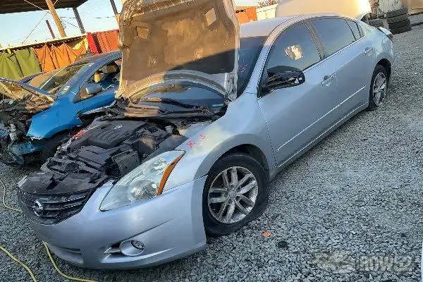Photo of 2011 Nissan Altima