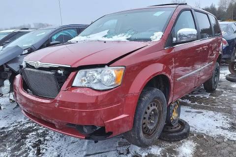 Photo of 2010 Chrysler Town & Country