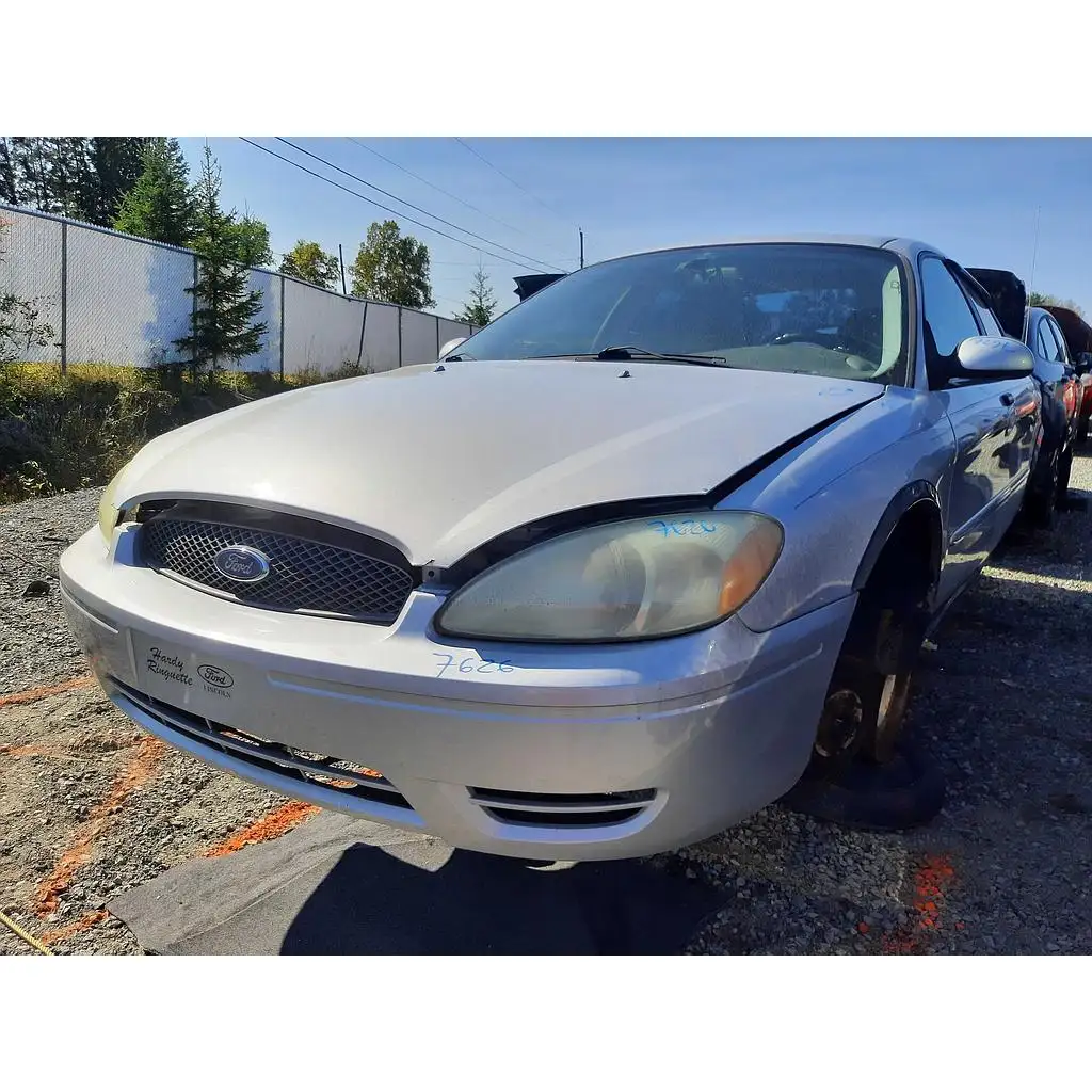 Photo of 2004 Ford Taurus