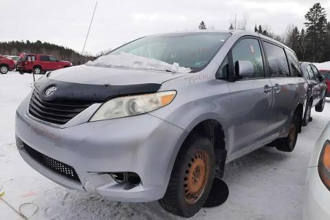 Photo of 2011 Toyota Sienna