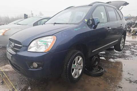 Photo of 2008 Kia Rondo