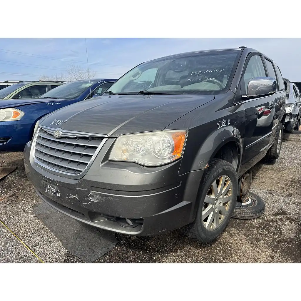 Photo of 2010 Chrysler Town & Country