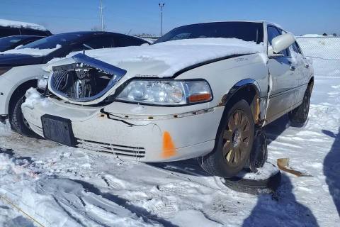 Photo of 2004 Lincoln Town Car