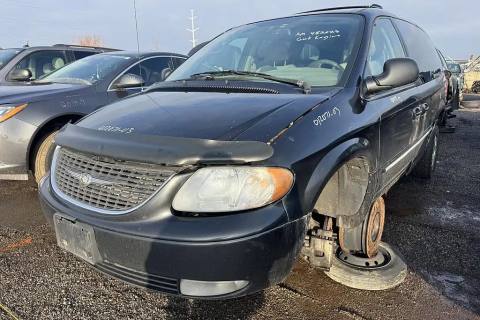 Photo of 2003 Chrysler Town & Country