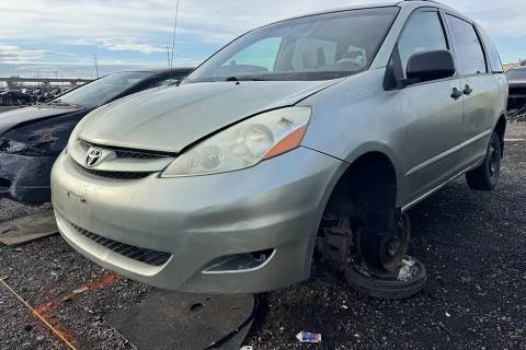 Photo of 2006 Toyota Sienna