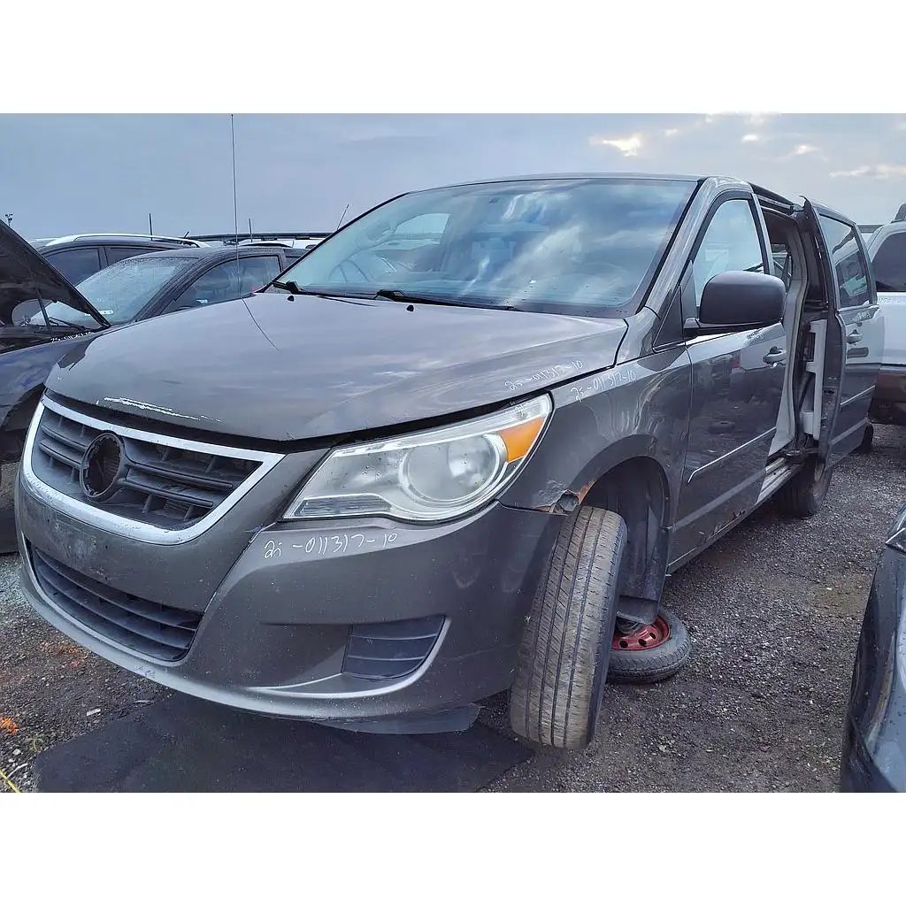Photo of 2010 Volkswagen Routan