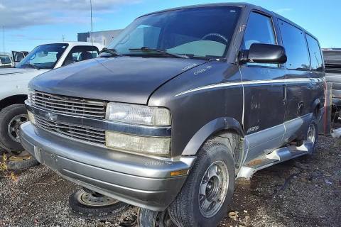 Photo of 1999 Chevrolet Astro