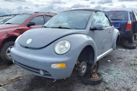 Photo of 2004 Volkswagen New Beetle