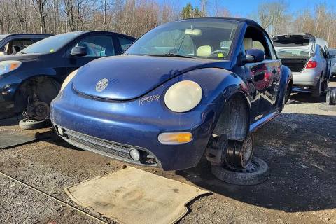 Photo of 2004 Volkswagen New Beetle