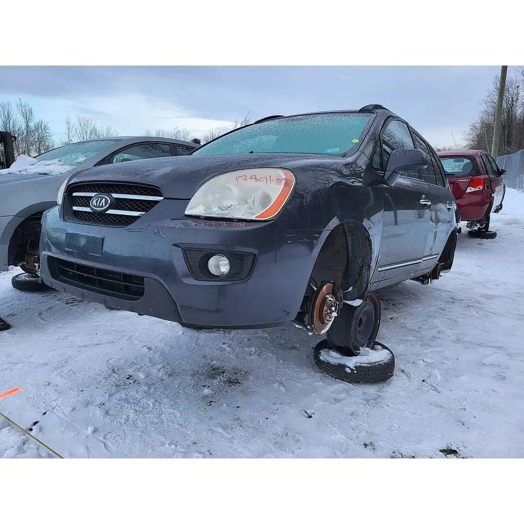 Photo of 2008 Kia Rondo