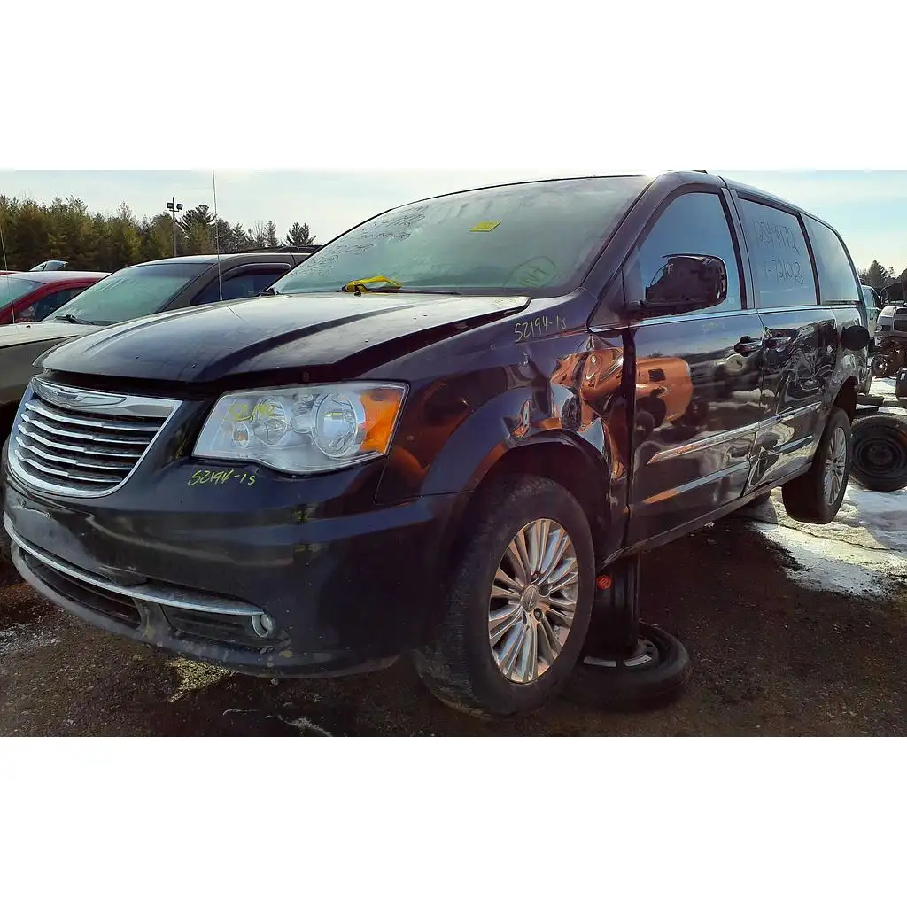 Photo of 2015 Chrysler Town & Country