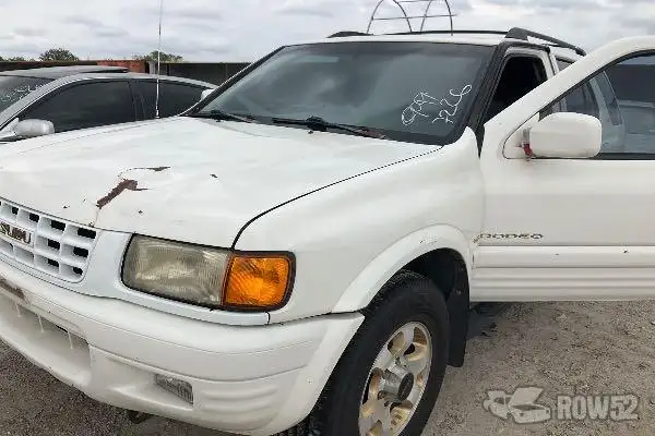 Photo of 1999 Isuzu Rodeo