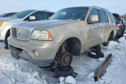 Photo of 2004 Lincoln Aviator