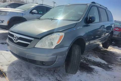 Photo of 2008 Hyundai Entourage