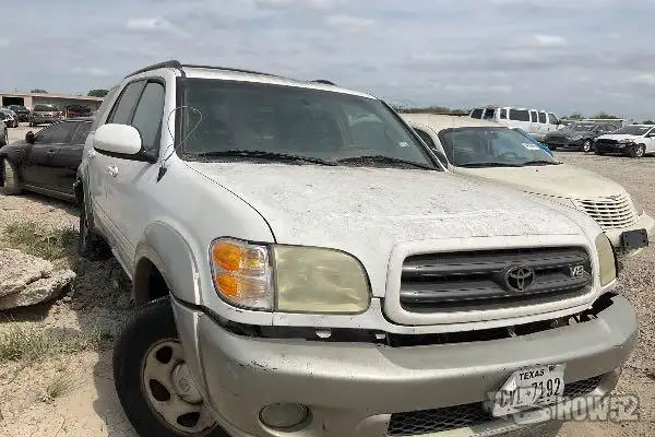 Photo of 2004 Toyota Sequoia