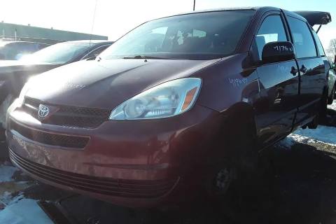 Photo of 2004 Toyota Sienna