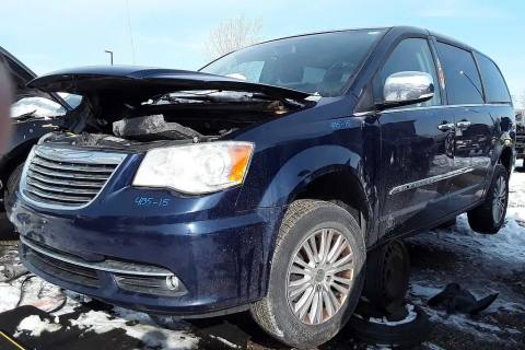 Photo of 2015 Chrysler Town & Country