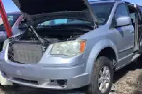 Photo of 2010 Chrysler Town & Country