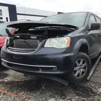 Photo of 2013 Chrysler Town & Country