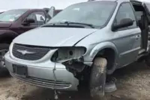 Photo of 2003 Chrysler Town & Country