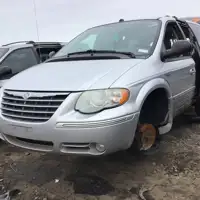 Photo of 2005 Chrysler Town & Country