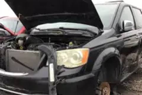 Photo of 2011 Chrysler Town & Country