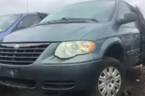 Photo of 2006 Chrysler Town & Country